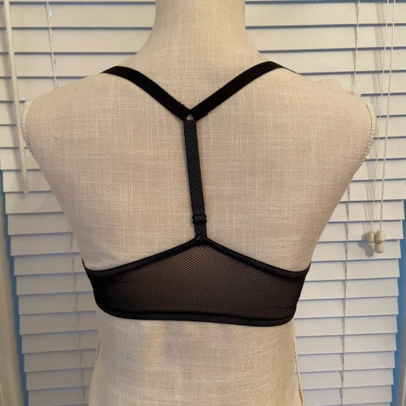 Josie womens Black Mesh tank top Bra front closure size 32DD excellent condition - Picture 5 of 7